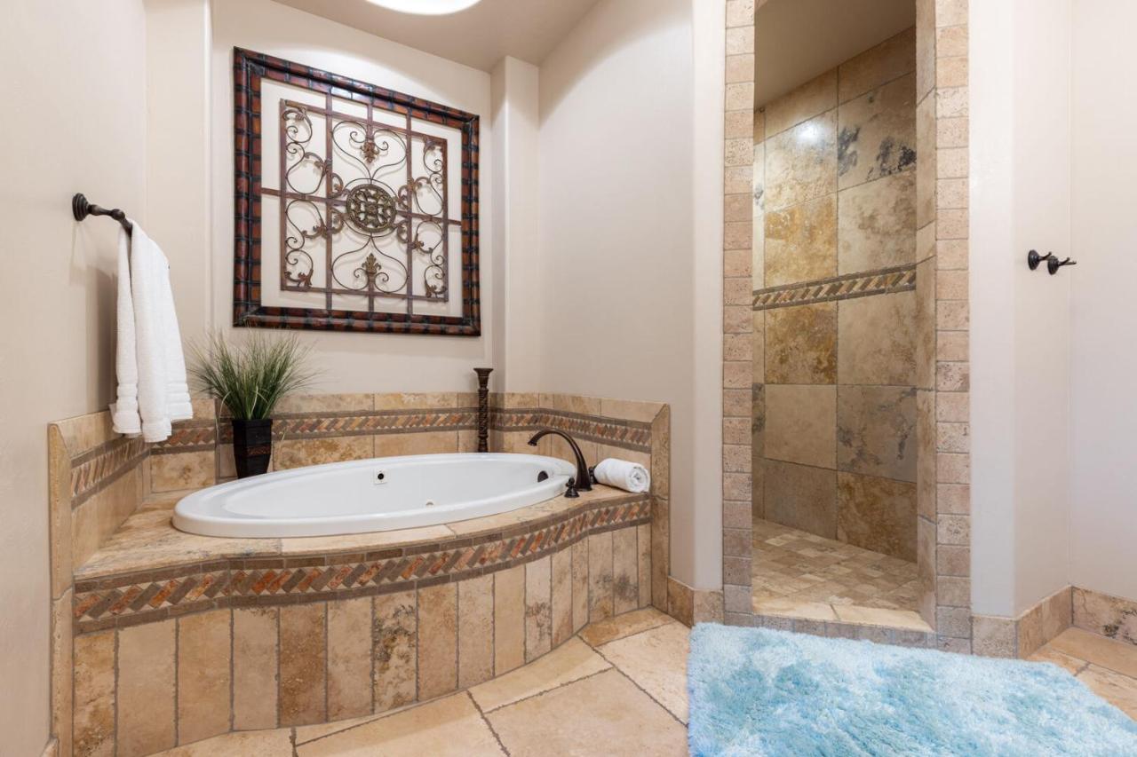 D5-Coral Springs Poolside-Ground Floor 3-Bedroom Hillside View Hurricane Bilik gambar