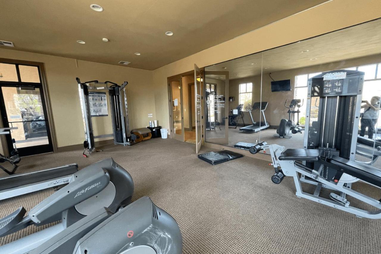 D5-Coral Springs Poolside-Ground Floor 3-Bedroom Hillside View Hurricane Bilik gambar